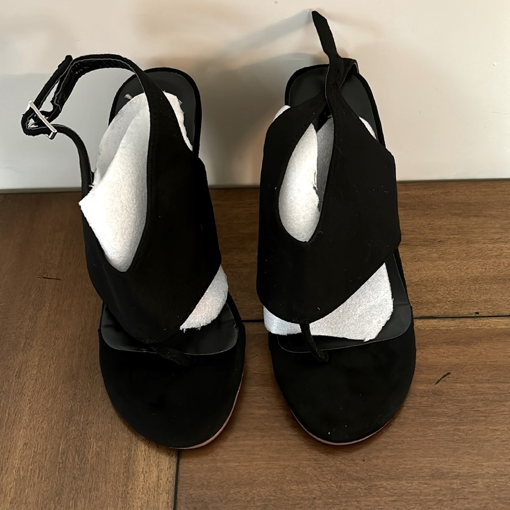 Black heels size 5